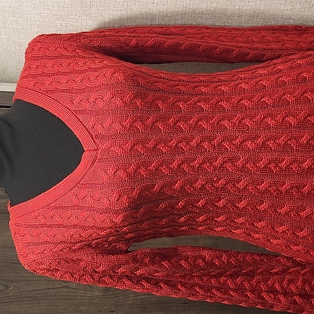 Women's Dress Sweater Cable-Knit V-Neck. - Picture 4 of 7